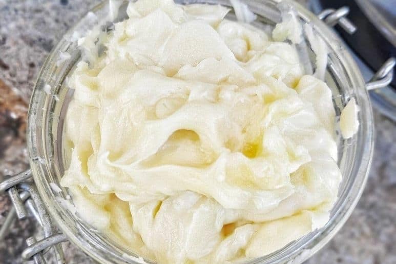 DIY Non-Greasy Body Butter Recipe that Smells Amazing!! - Simple