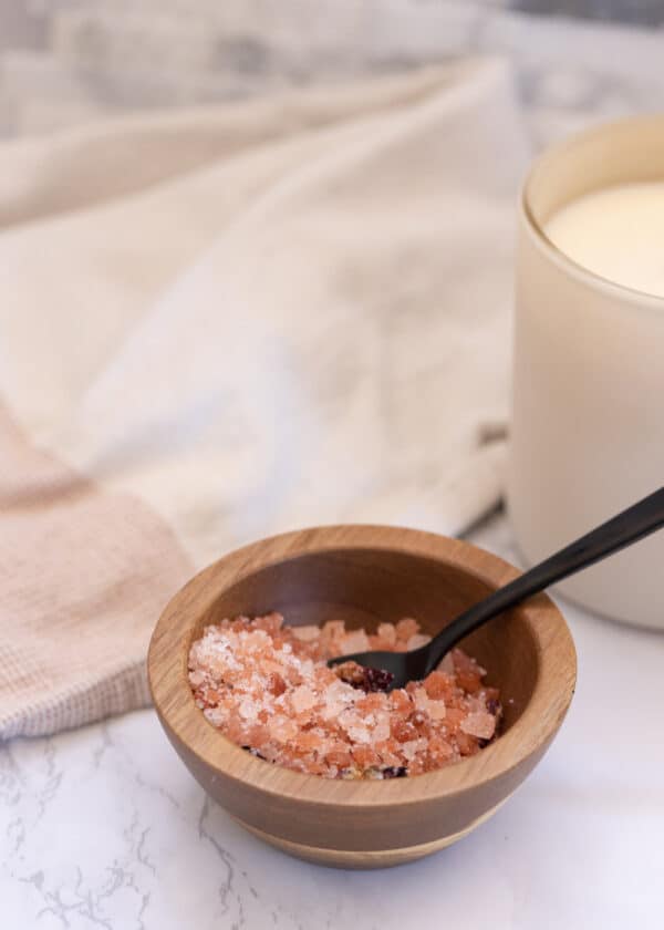 Himalayan Salt Bath Benefits + Easy Recipe