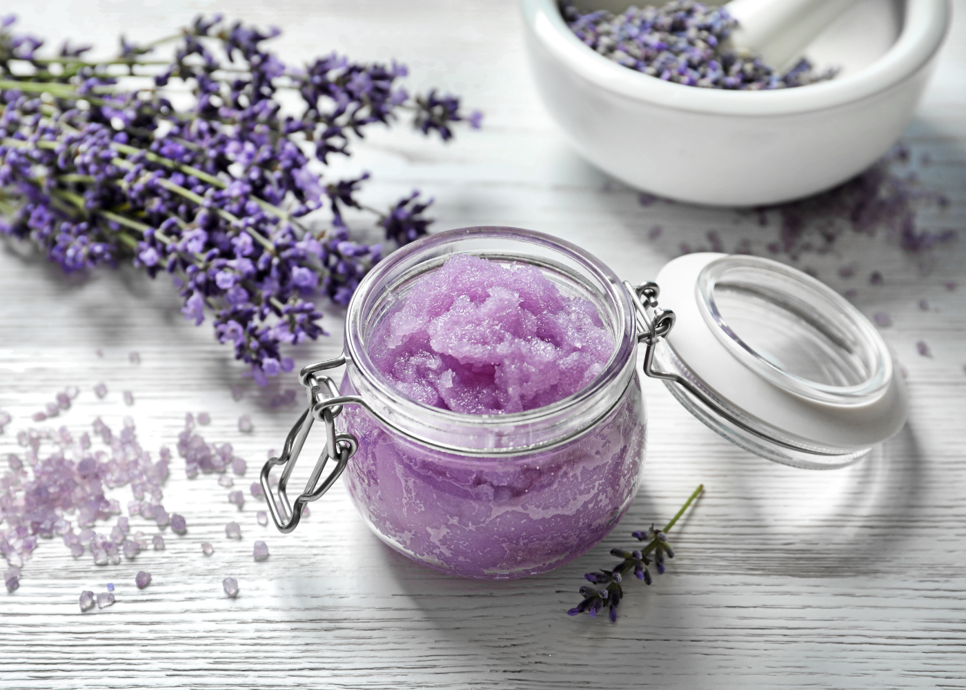 DIY Lavender Sugar Scrub Recipe - greenbeautymama.com